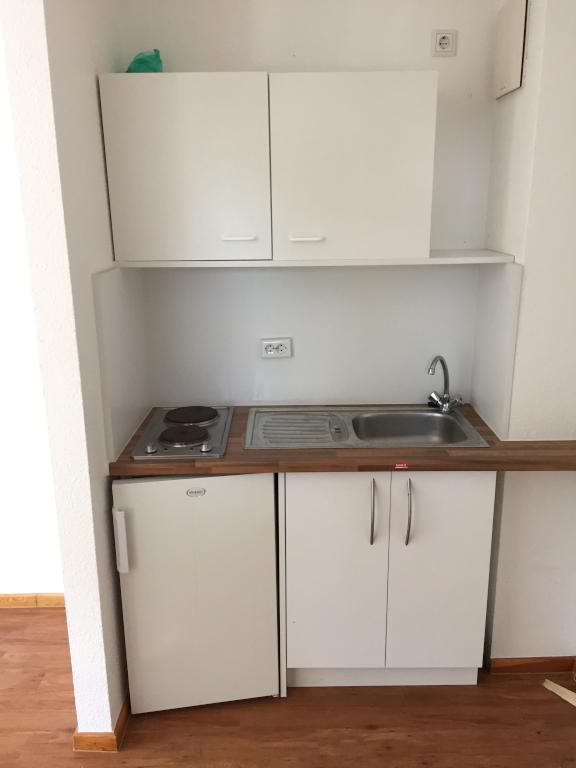 Möblierte und unmöblierte 20qm Zimmer im Zentrum Jenas – Max-Reger-Weg 8, 7743 Jena Jena-Stadt – Vorschaubild 6