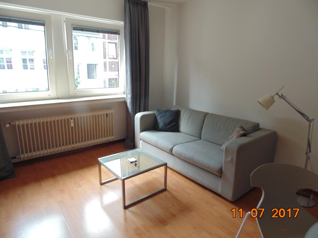 Stylishes 2-Zimmer Apartment mitten in der Düsseldorfer Altstadt – 40213 Düsseldorf Altstadt – Bild 1 von 7