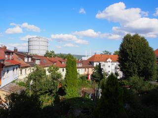 10 qm Zimmer in Reihenhaus mit 3 Toiletten , 490 € warm, Stuttgart Ost, ab 01. 04.