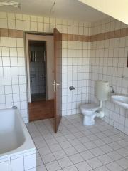 Anzeigenbild: Große 4-Zimmer-Wohnung, alle Zimmer separat begehbar