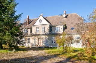 Anzeigenbild: Ruhige,helle Zweiraumwohnung mit Blick in den Garten
