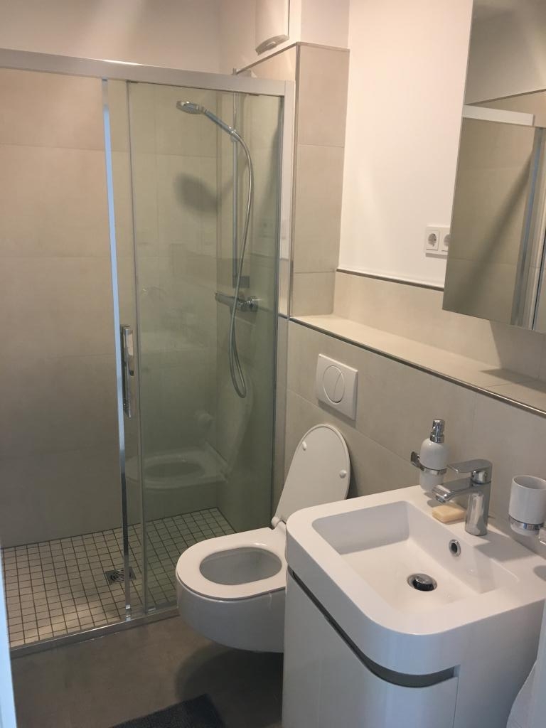 WG-Zimmer Bilk Witzelstraße, xxx - Dein eigenes WC mit Dusche (nur für dich)