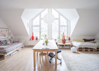 Helles schönes Zimmer in 3-Zimmer-Wohnung in Düsseldorf