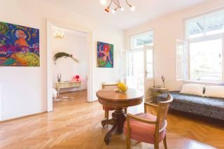 Ad image: Charming balcony apartment for 2 persons- near Schönbrunn
