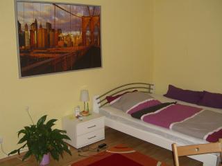 Anzeigenbild: Nähe Porsche/Bosch/FH Pforzheim Möbl. Zimmer, warm