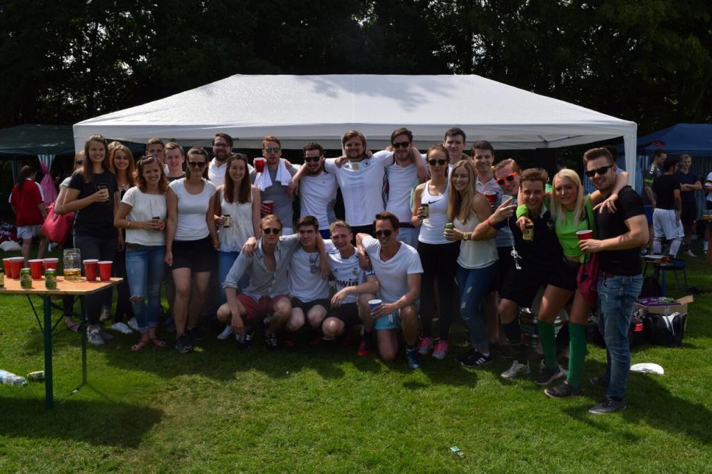Habitación en WG Ostviertel Otto-Wallach-Weg 12 - Verbindungsleben - DIES Academicus