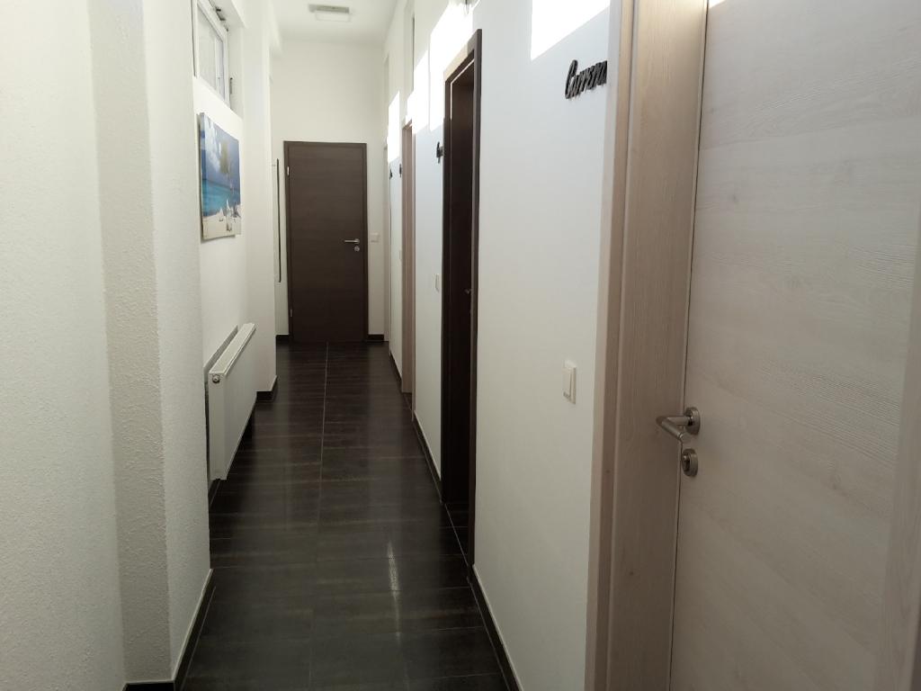 WG-Zimmer in Iptingen Gemeinde Wiernsheim Hofgasse 3 - Flur Zimmer