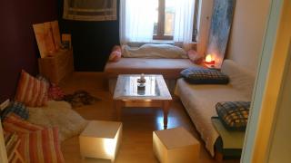 Anzeigenbild: Ruhige, super zentrale Single-Wohnung im EG einer alten Villa // Trennung von Arbeiten, Kochen und Wohnen