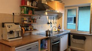 Anzeigenbild: 15qm Zimmer in 120qm Wohnung in ruhiger Lage mit Süd-Balkon und Bergblick