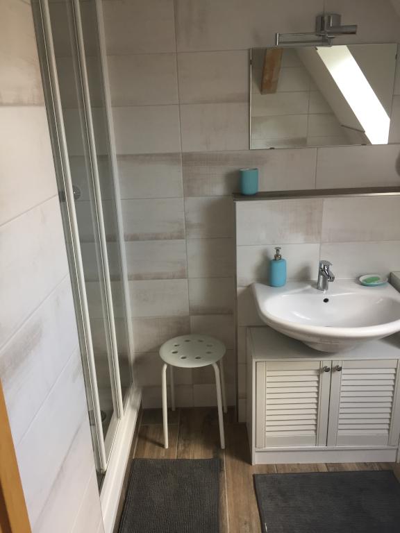 möblierte Maisonette Wohnung - sehr gute Anbindung zu Bus- und Bahn – Felix-Dahn-Weg, 1157 Dresden Briesnitz – Vorschaubild 11