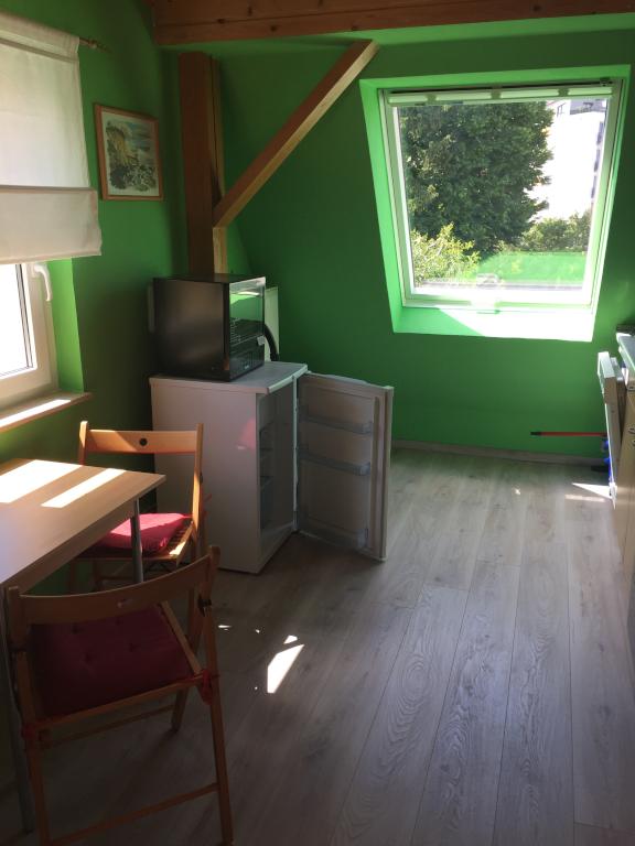 möblierte Maisonette Wohnung - sehr gute Anbindung zu Bus- und Bahn – Felix-Dahn-Weg, 1157 Dresden Briesnitz – Vorschaubild 4