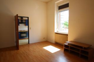 Ad image: 2-Zimmer, hohe Decken, riesige Fenster, Nähe UNI, ca. 53m2 (W 15)