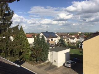 Anzeigenbild: Möblierte Zweie WG. je ein Zimmer mit Aussicht und ein Zimmer mit Balkon