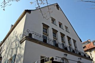Anzeigenbild: Exklusives Zimmer in Altbauvilla, beste Lage, Hauspersonal