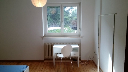 Schönes/ruhiges WG Zimmer in Düsseldorf Unterrath