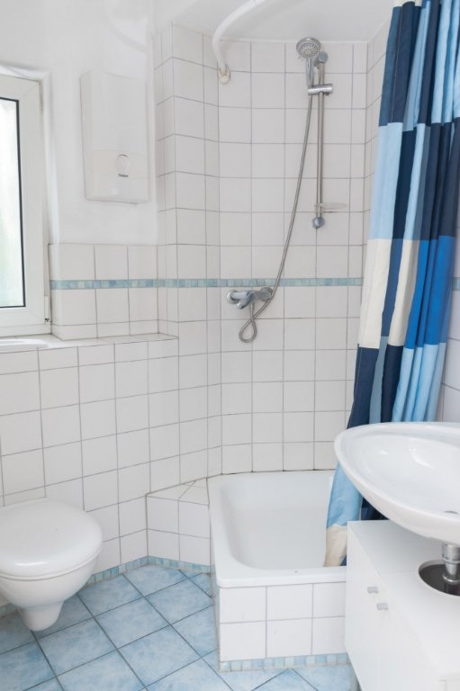 WG-Zimmer Aachen Turmstr. 4 - Badezimmer
