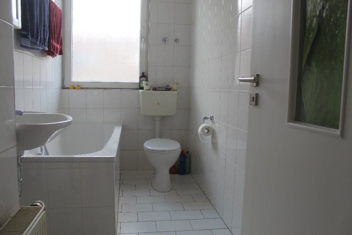 WG-Zimmer Mülheim Eulenbergstr. 10 - Bad