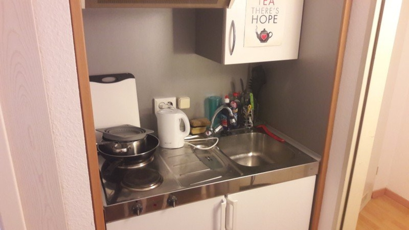WG-Zimmer Innenstadt DIREKT NEBEN UNI, Weender Tor - große neue Einbauküche komplett ausgestattet (im Bau - ohne Foto !)