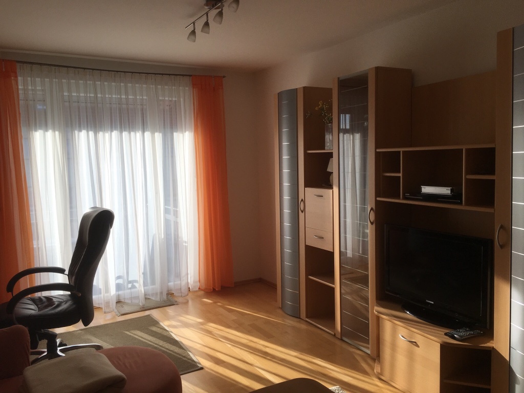 Schöne 2-Zi-Whg. möbliert, inklusive Garagenstellplatz, Internet und Strom