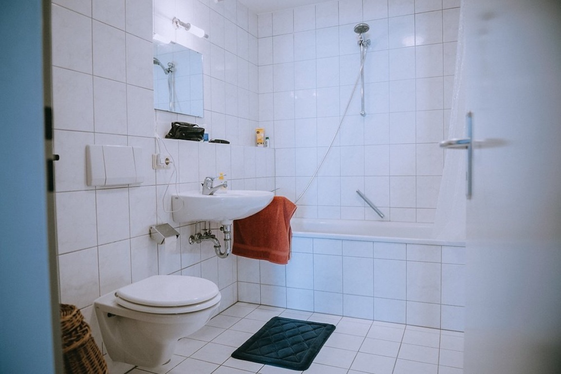 Ruhige 1,5-Zimmer-Wohnung mit Balkon im Konstanzer Paradies – möbliert zur Zwischenmiete – Brauneggerstr.56, 78462 Konstanz Paradies – Vorschaubild 10