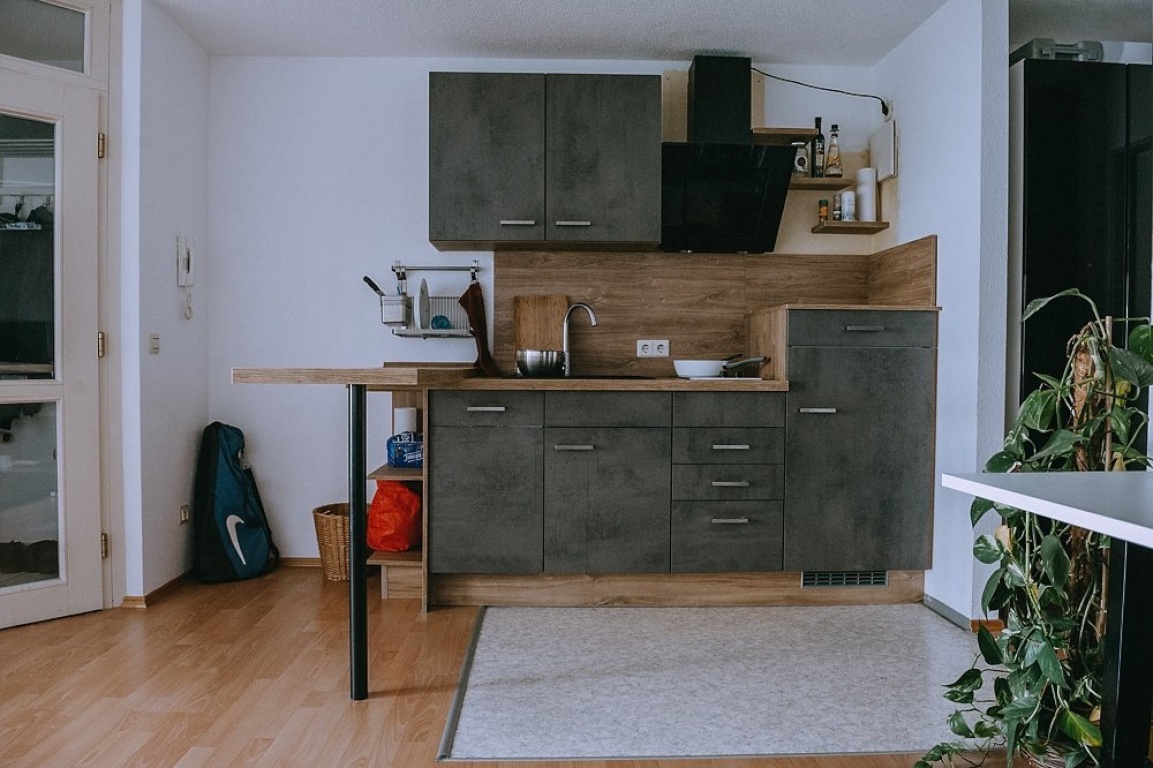 Ruhige 1,5-Zimmer-Wohnung mit Balkon im Konstanzer Paradies – möbliert zur Zwischenmiete – Brauneggerstr.56, 78462 Konstanz Paradies – Vorschaubild 5
