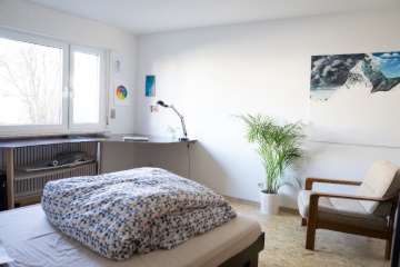 Imagen del anuncio: Schönes 15qm Zimmer in Künstler WG