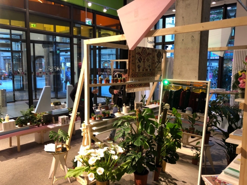 Flatshare Mitte Tübinger Straße - Umgebung Blumenladen