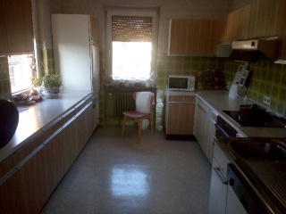 Anzeigenbild: 9-Zimmer zu vermieten, auch einzeln als WG oder das ganze Haus mit 3 Etagen. Möbilisiert, super zentral gelegen mit Garage. (Preiangabe für komplettes Haus)