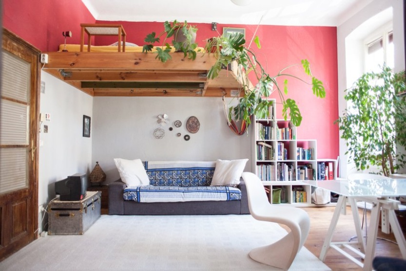 Sauberes, gemütliches 25m² Zimmer mit Hochbett, einem großen, hellen