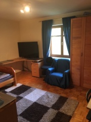 Anzeigenbild: Möbliertes Zimmer mit Bad und Küchenzeile