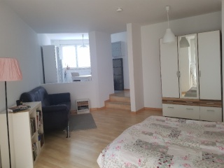 Imagen del anuncio: Stilvolle, geräumige 1-Zimmer-Wohnung mit Terrasse und Einbauküche