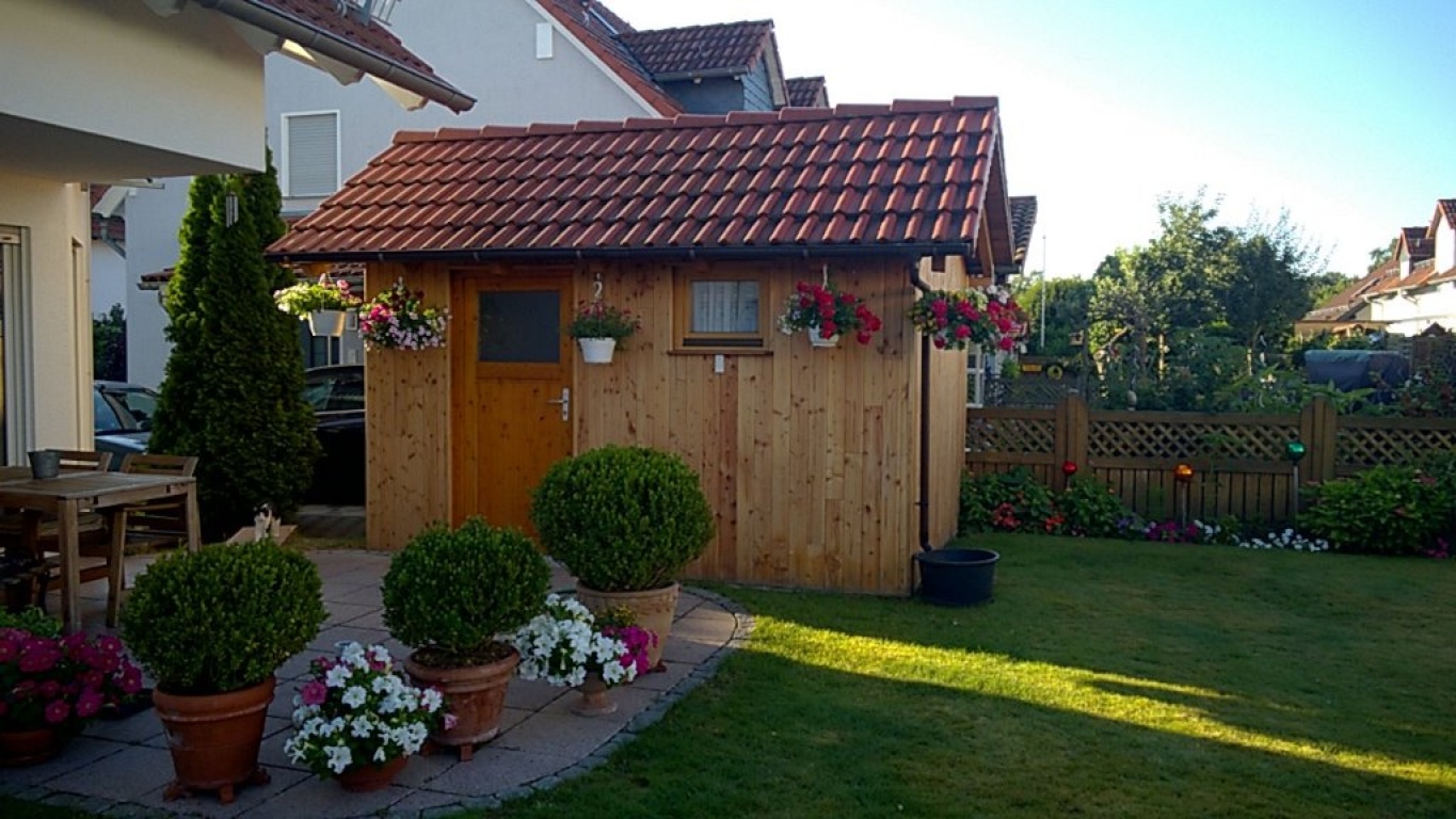 WG-Zimmer Flughafen Amselweg 12 - Gartenhaus