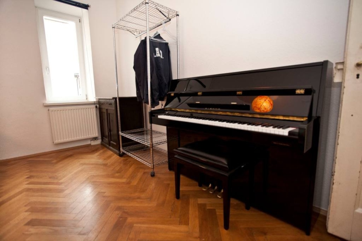 WG-Zimmer Haidhausen Flurstr. 2 - Klavier