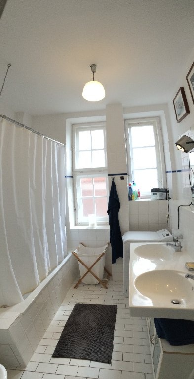 Flatshare Au-Haidhausen Auerfeldstr - Badezimmer mit Fenster