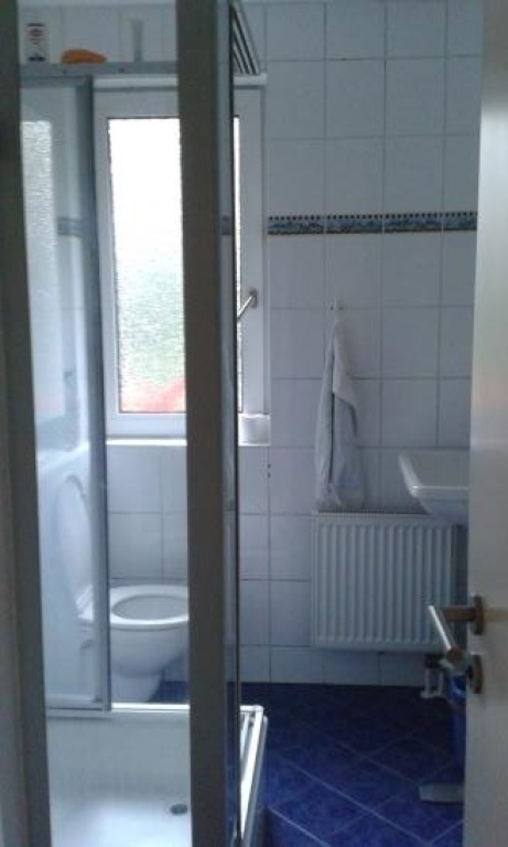 Mitbewohnerin gesucht | Befristete 3-Zimmer-Altbauwohnung mit Garten | Nähe Marienplatz – Bihlplatz, 70199 Stuttgart Süd – Vorschaubild 2