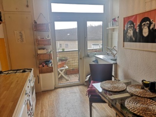Anzeigenbild: Großes Zimmer in schöner 2-Zimmer-Wohnung mit Balkon