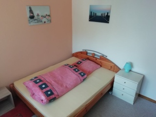 Anzeigenbild: Möbliertes Zimmer 1.  -Frauen WG- Nähe Kronberg (women only)8 bis10 Min bis Kronberg mit der S-Bahn