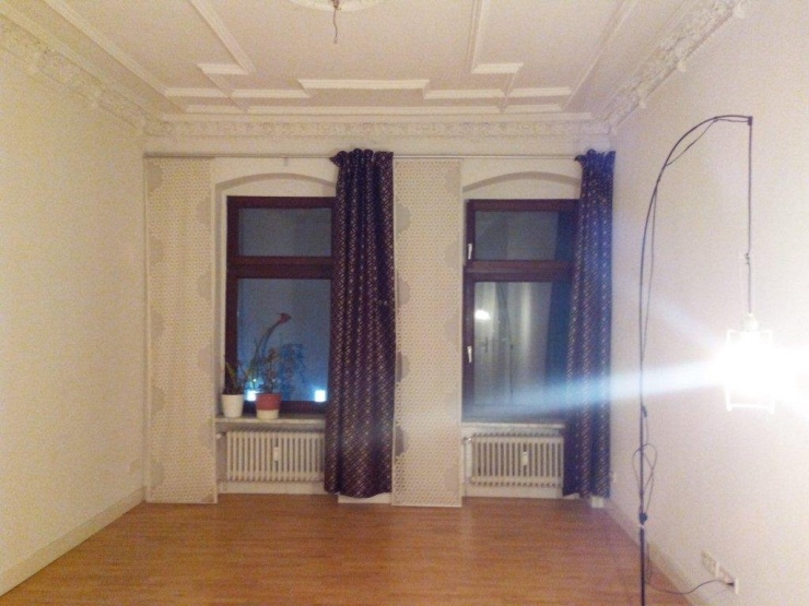 Besichtigung Am 2 August 2019 Grosses Stuck Wohnzimmer 2 Kleinere Zimmer Neu Versiegeltes Parkett Design Duschbad Einbaukuche Gegen Abstand Ihr Gebot Wohnung In Berlin Wedding