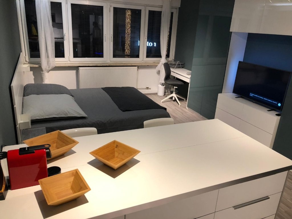 Wohnung - Rosenheimer Str. 34! Fully furnished - NUR FÜR 2 Wochen! bis 15. Sep.!.