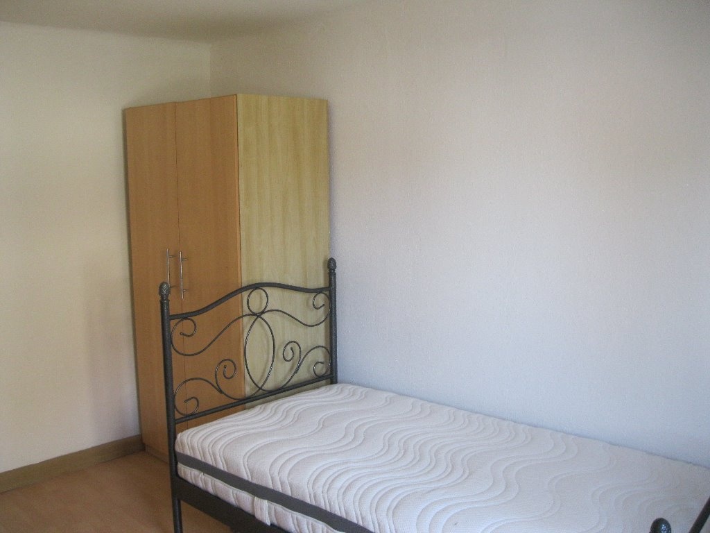 Habitación en WG Markgröningen Grabenstr. 24 - OG: Zimmer 5, 11qm