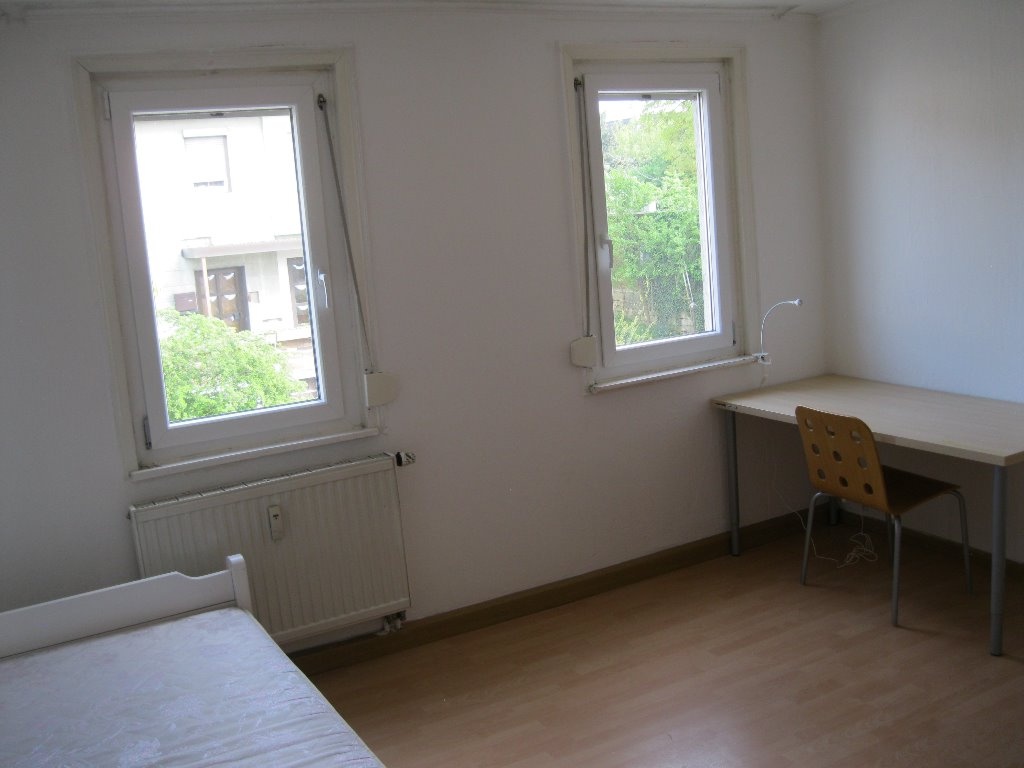 Habitación en WG Markgröningen Grabenstr. 24 - OG: Zimmer 6, 15qm