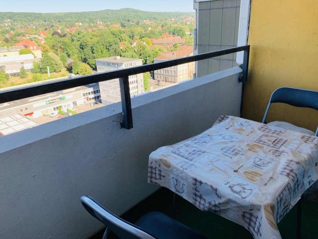 WG-Zimmer Innenstadt DIREKT NEBEN UNI, Weender Tor - überdachter Balkon mit Panorama-Traumblick