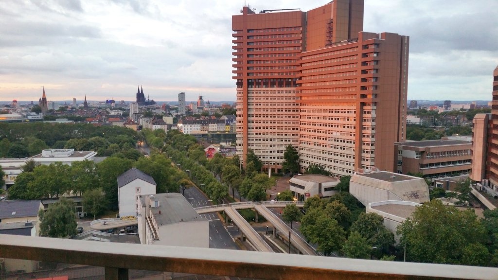 WG-Zimmer Sülz Luxemburger Str. 124 - Sonnenuntergang vom Balkon