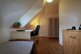 Anzeigenbild: WG-Zimmer in schönem Altbau am Main und in Uni nähe