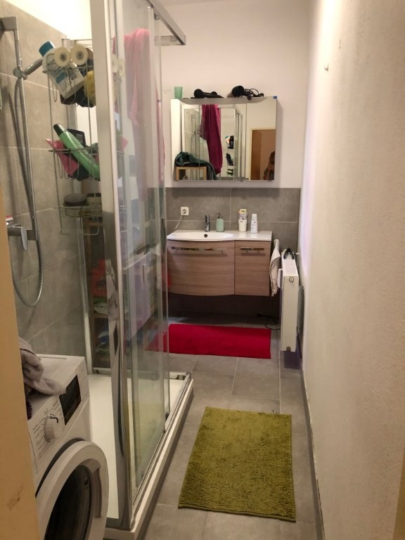 Sehr helle und geräumige 3- Zimmer Wohnung, WG geeignet, das Bad ist neu renoviert – 93053 Regensburg Kasernenviertel – Vorschaubild 7