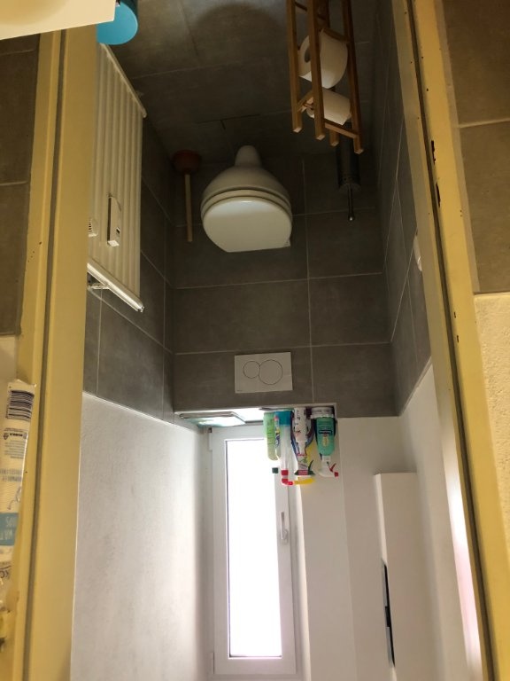 Sehr helle und geräumige 3- Zimmer Wohnung, WG geeignet, das Bad ist neu renoviert – 93053 Regensburg Kasernenviertel – Vorschaubild 8