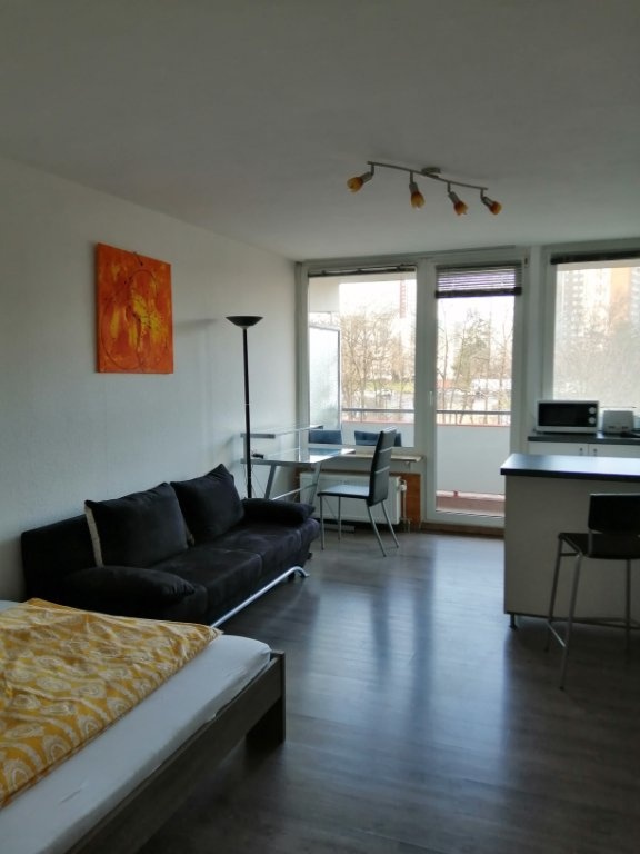 Möbliertes 1-Zimmer Apartment mit Balkon zu vermieten