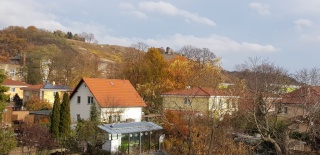 Ad image: Unterhalb der Weinberge