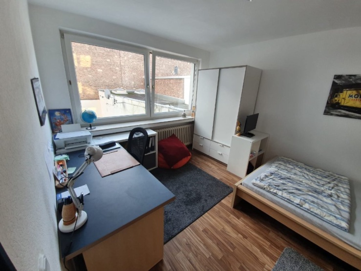 Zimmer zur Zwischenmiete in 2er-WG nähe Severinstraße - Zimmer möbliert