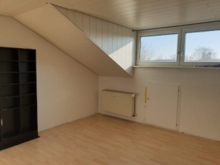 Anzeigenbild: Teilmöbiliertes 21m² Zimmer in ruhiger Lage zu vermieten